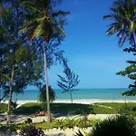 Domokuchu Beach Bungalows