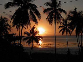 Domokuchu Beach Bungalows Hotel