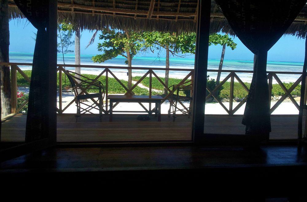 Domokuchu Beach Bungalows