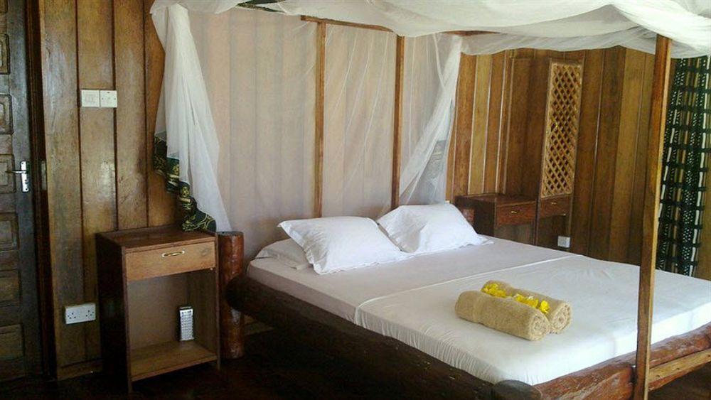 Hotel Domokuchu Beach Bungalows