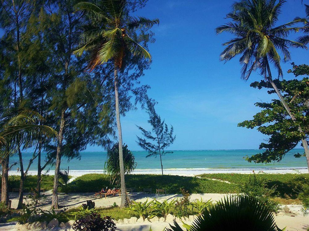 Hotel Domokuchu Beach Bungalows