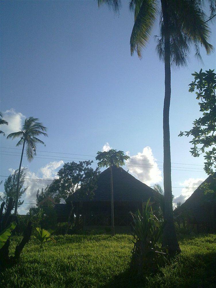 Domokuchu Beach Bungalows
