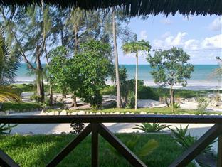 Domokuchu Beach Bungalows Hotel 2*